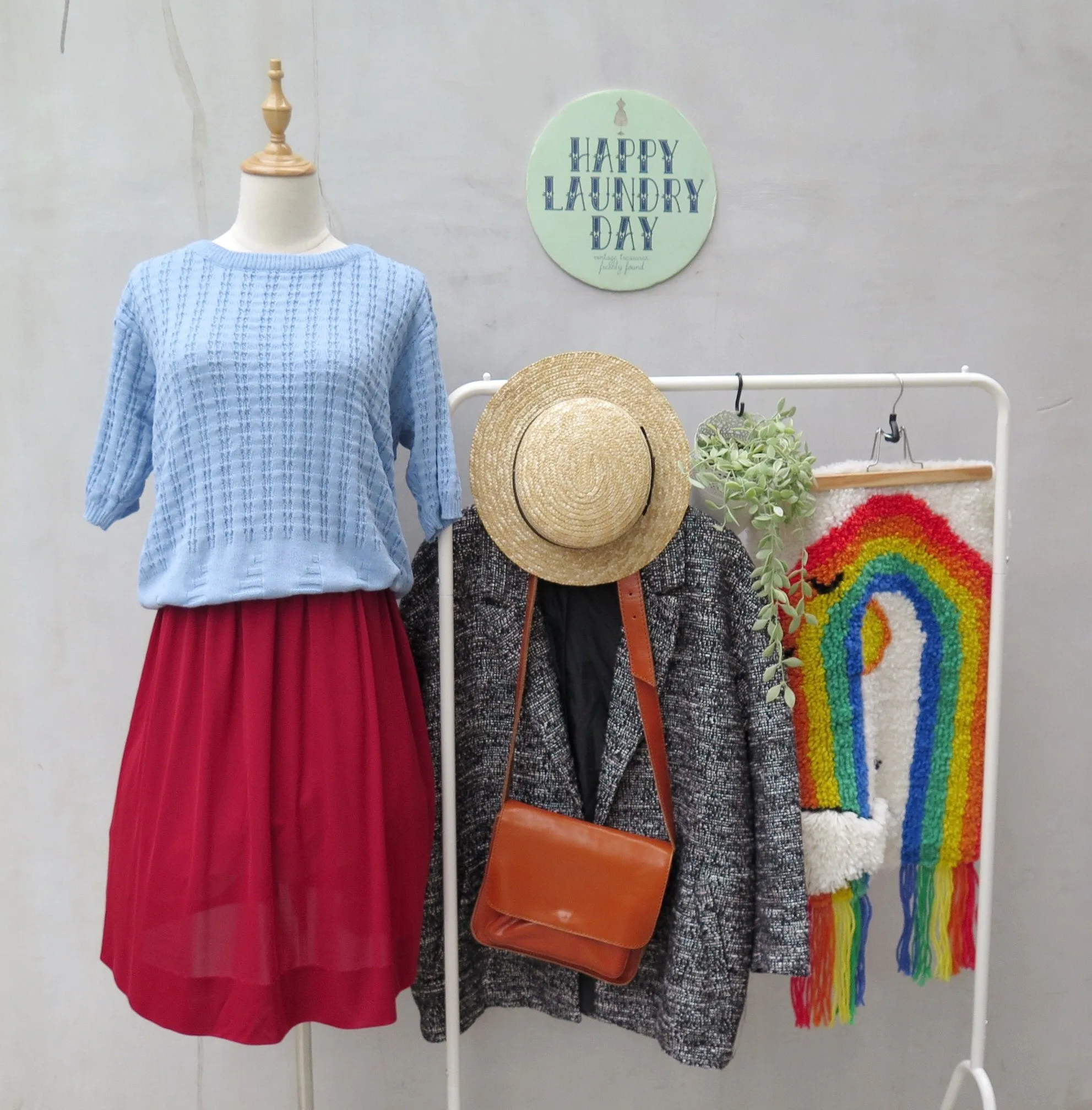 Soft side up | Vintage 1960s Crochet knit light blue Slouchy top