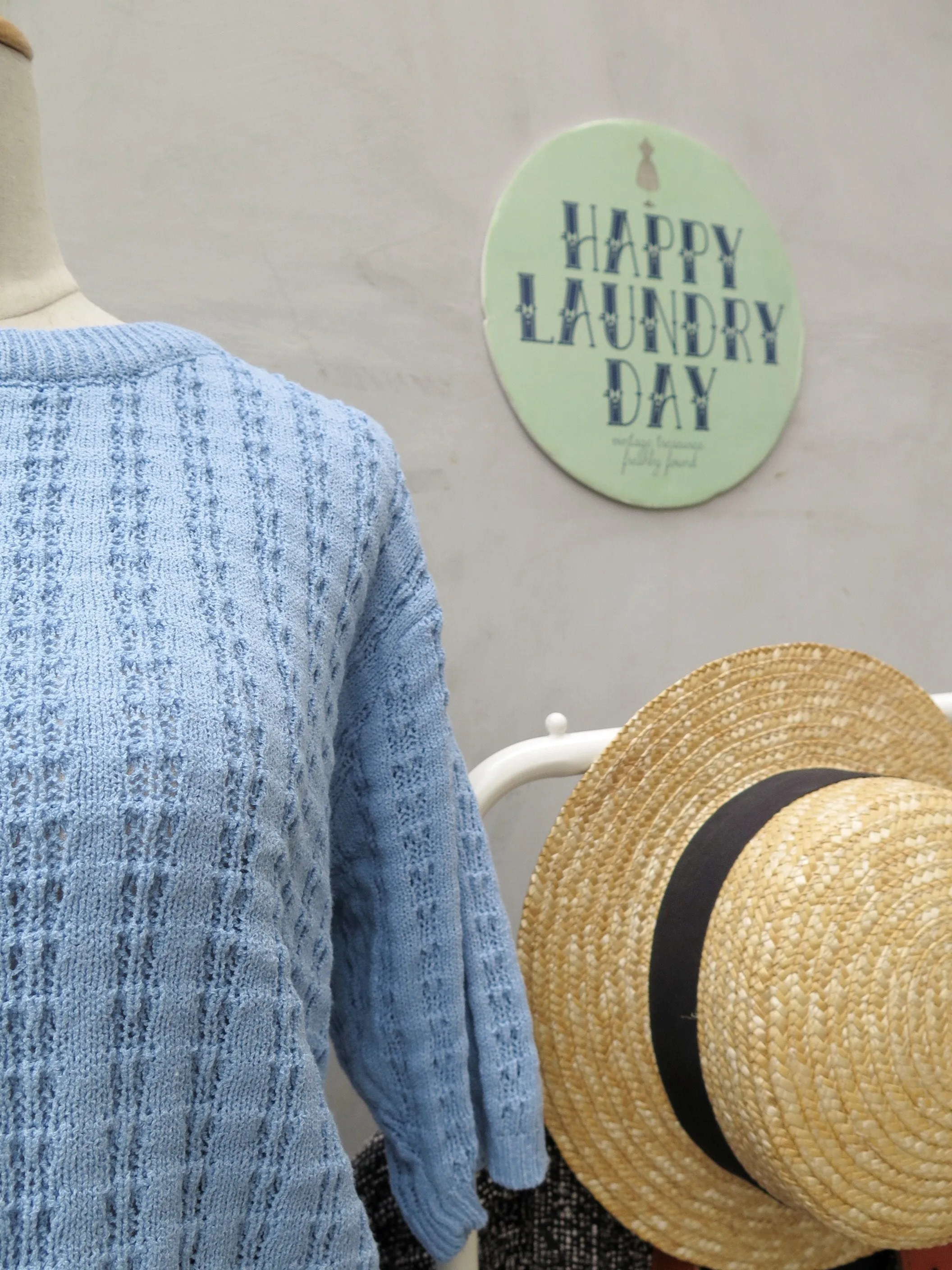 Soft side up | Vintage 1960s Crochet knit light blue Slouchy top
