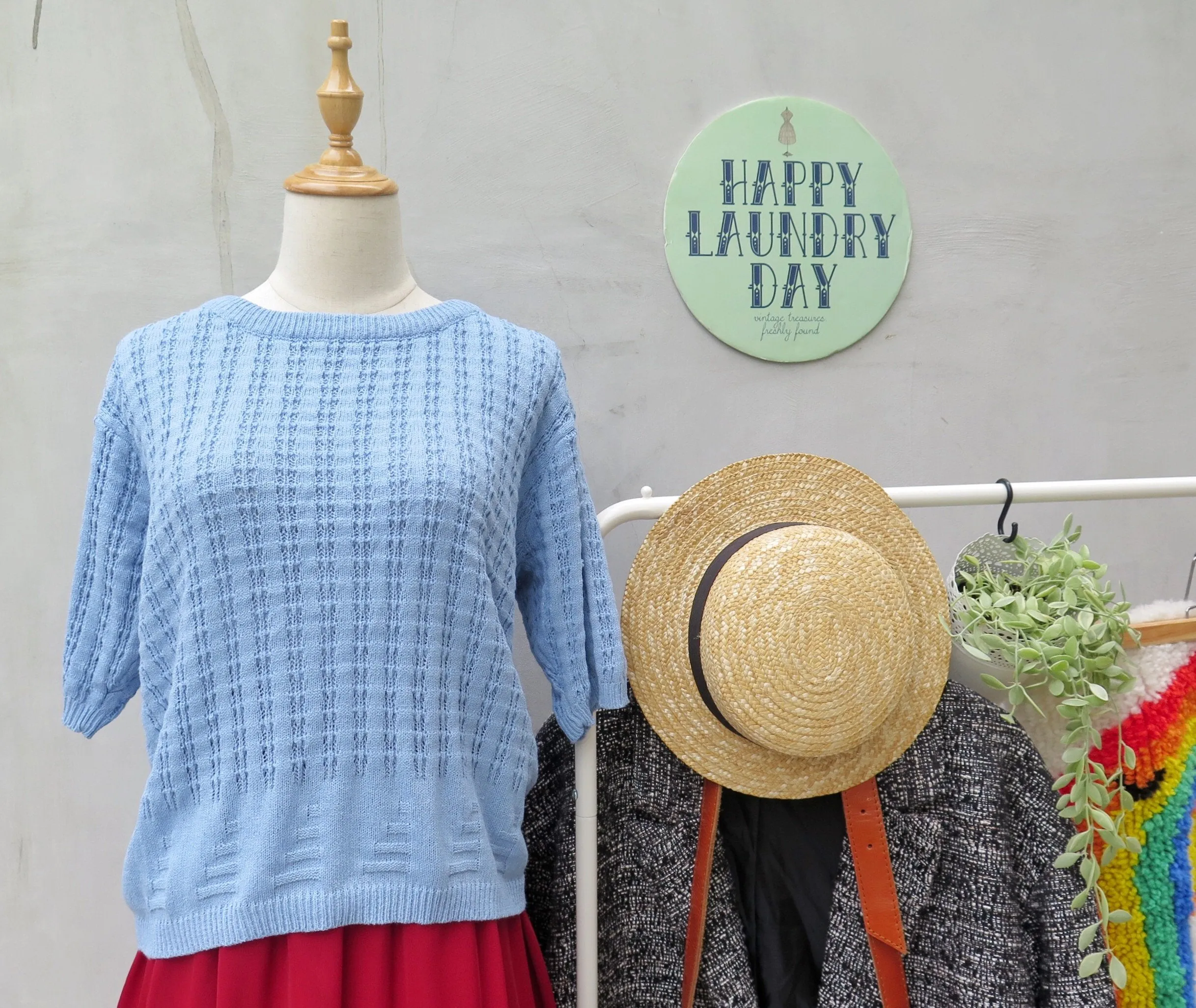 Soft side up | Vintage 1960s Crochet knit light blue Slouchy top